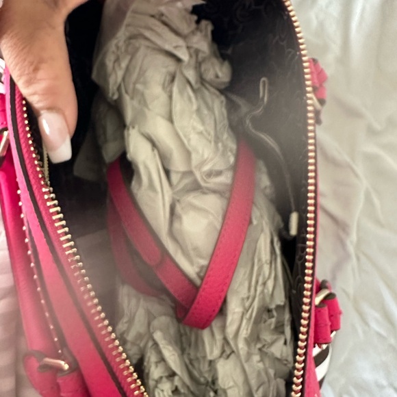 Henri Bendel NEW pink Leather Shoulder Stunning bag with zip & button closure - Picture 5 of 10